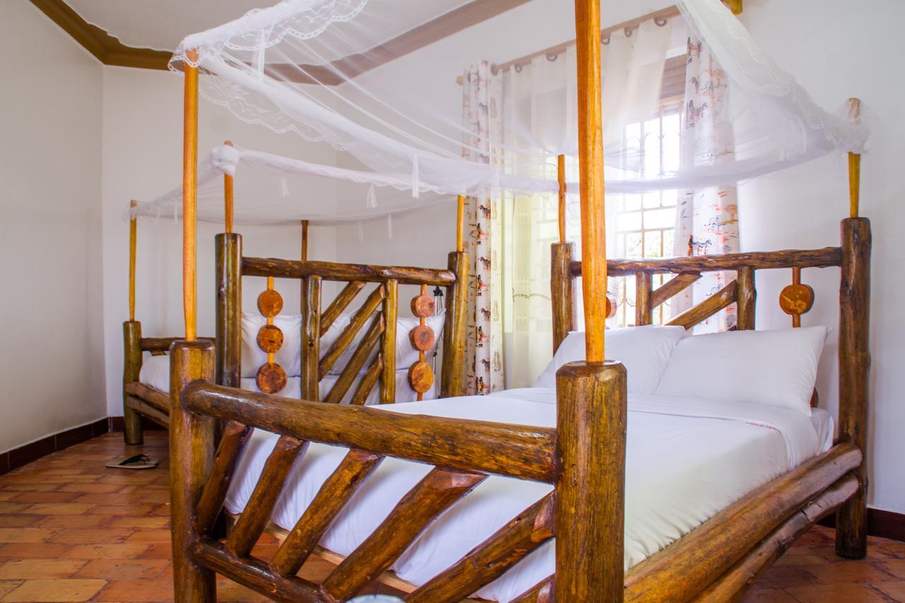 Queen Elizabeth Pvt Lodge Kichwamba Buitenkant foto
