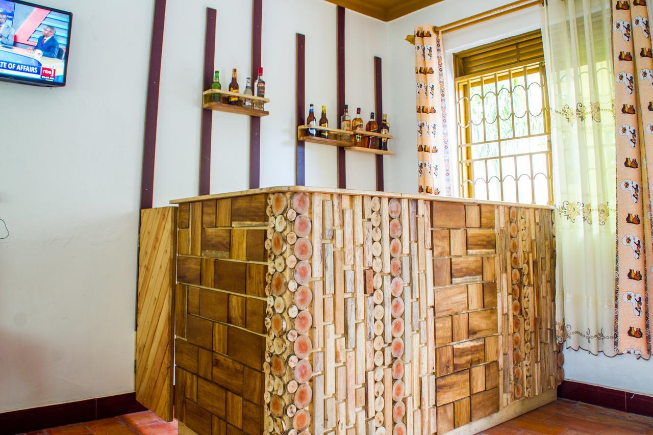 Queen Elizabeth Pvt Lodge Kichwamba Buitenkant foto