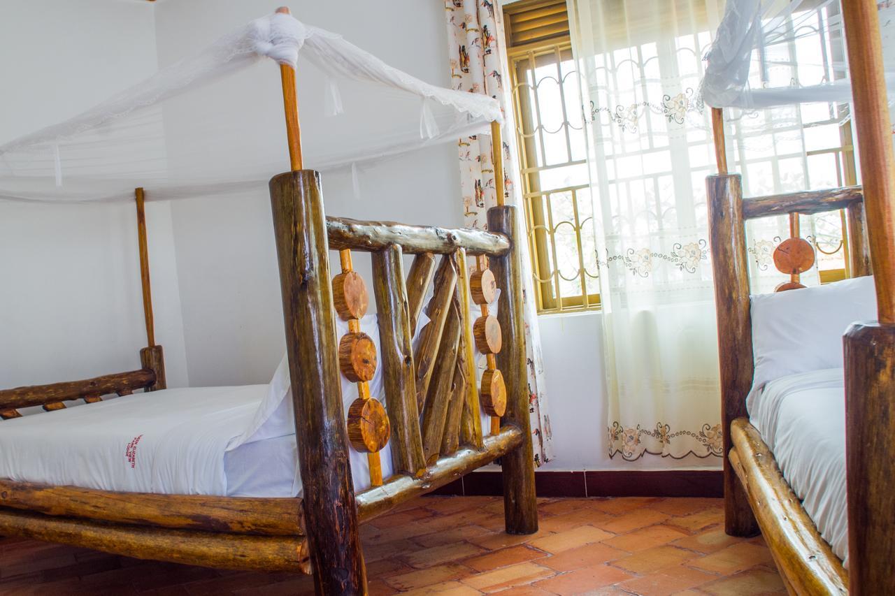 Queen Elizabeth Pvt Lodge Kichwamba Buitenkant foto