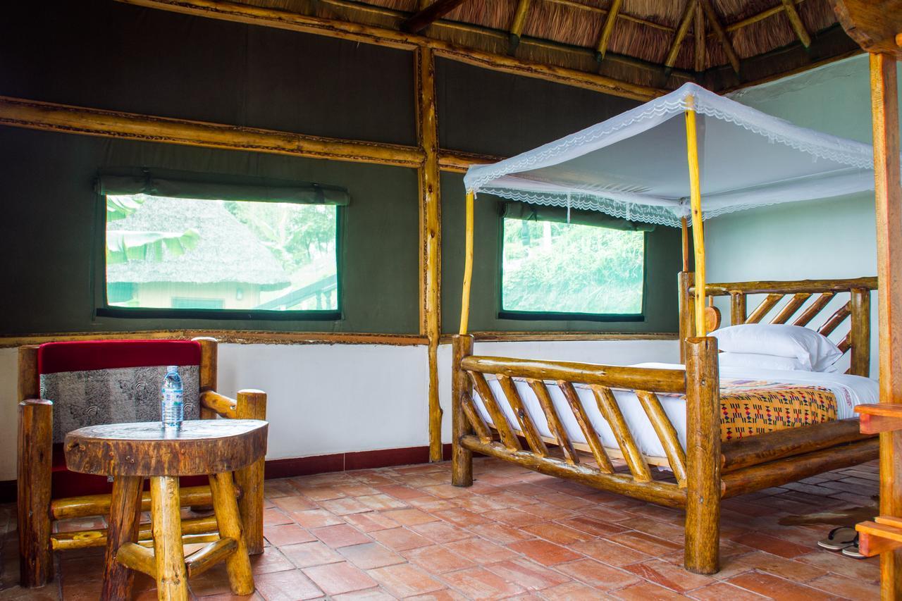 Queen Elizabeth Pvt Lodge Kichwamba Buitenkant foto