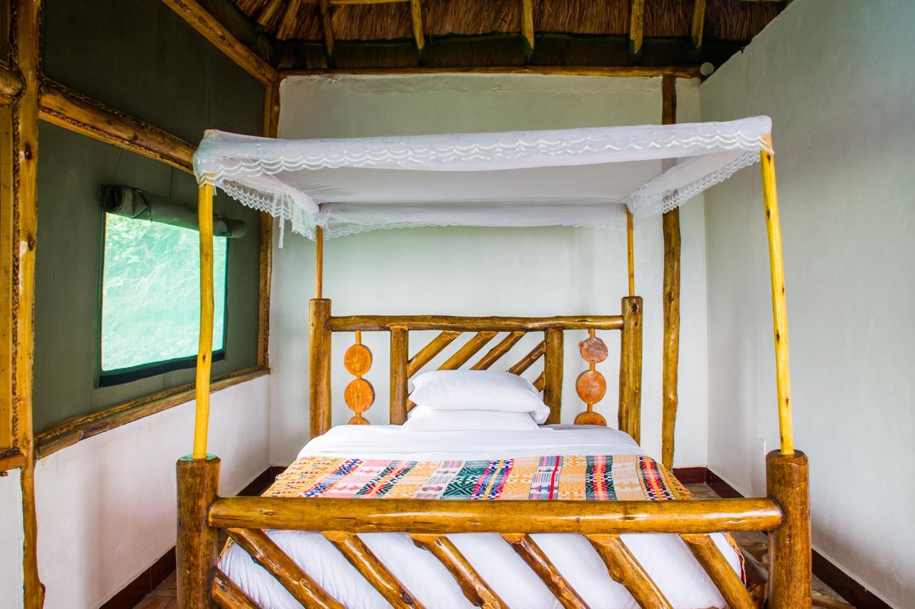 Queen Elizabeth Pvt Lodge Kichwamba Buitenkant foto