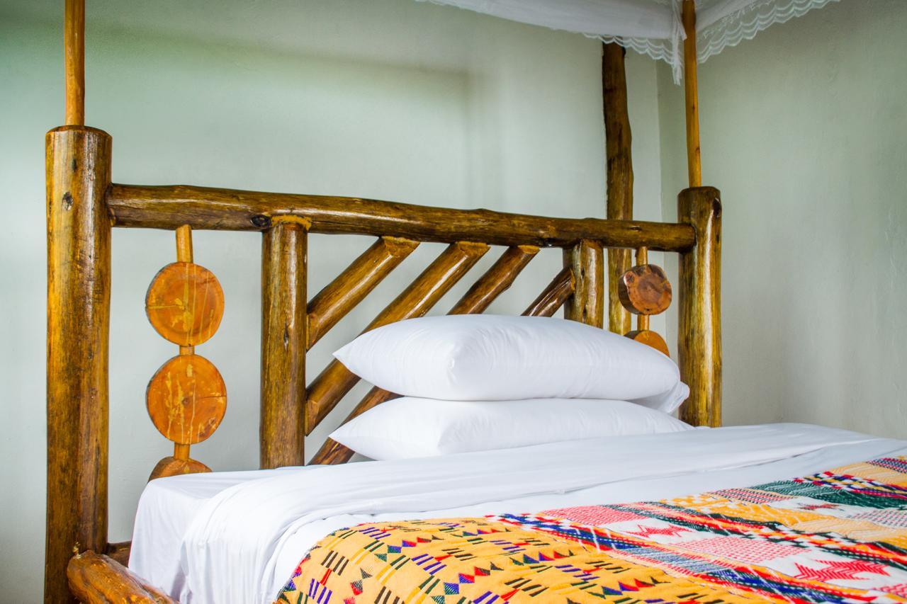 Queen Elizabeth Pvt Lodge Kichwamba Buitenkant foto